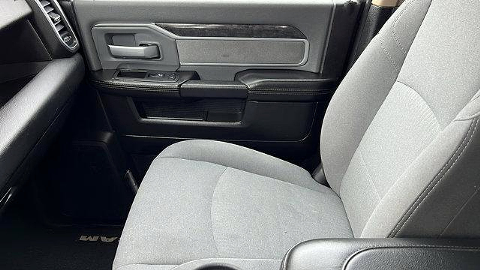 Used 2019 RAM 2500 Big Horn image 22