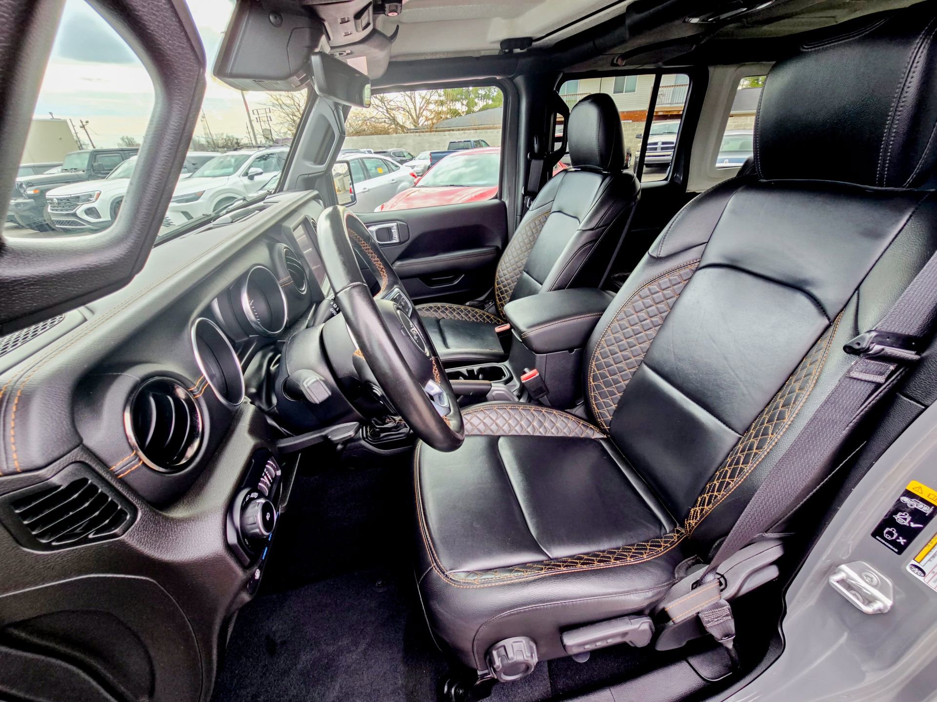 Used 2022 Jeep Wrangler Unlimited Sahara image 32