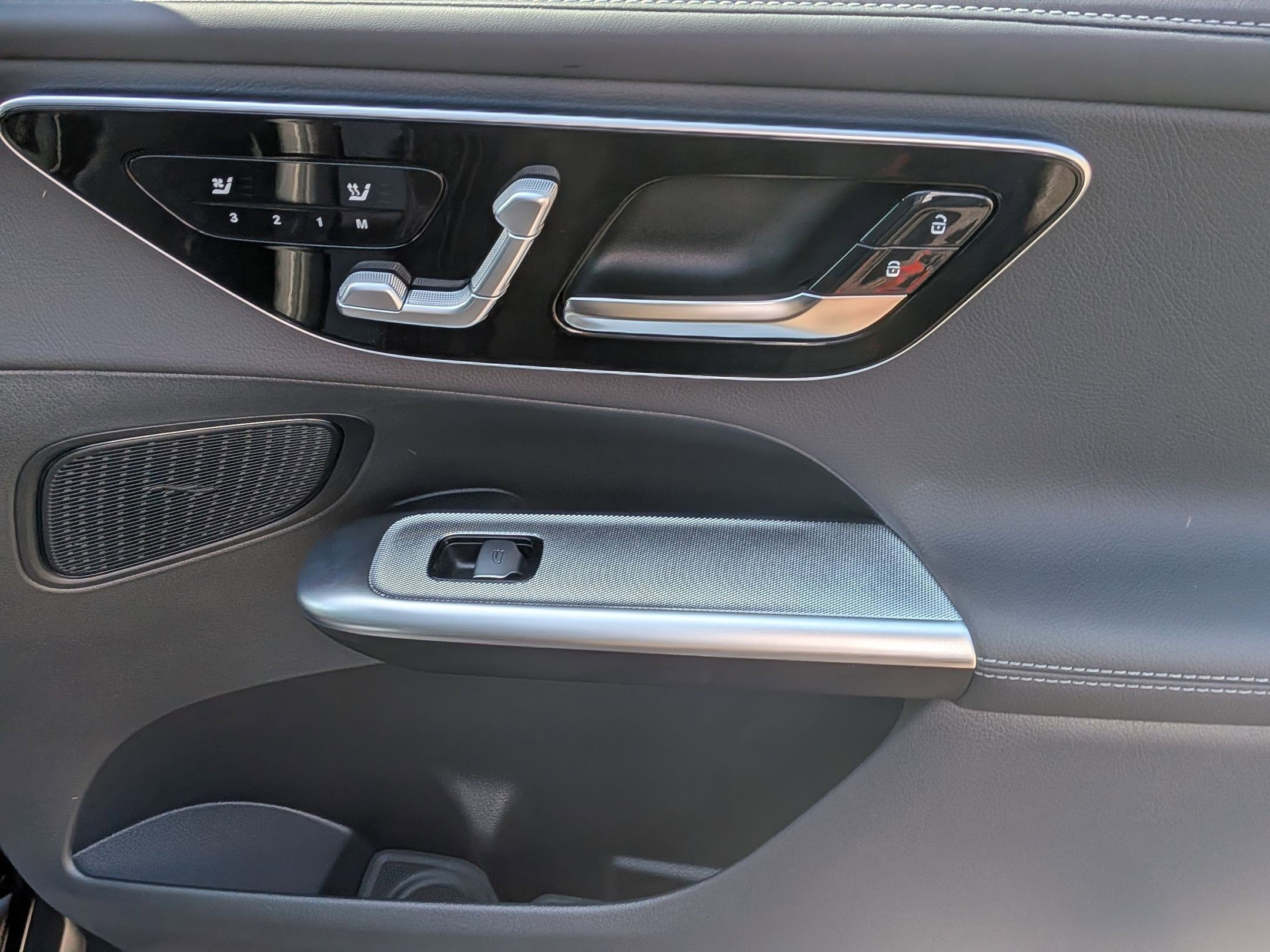 Certified 2026 Mercedes-Benz GLC 300 4MATIC image 36