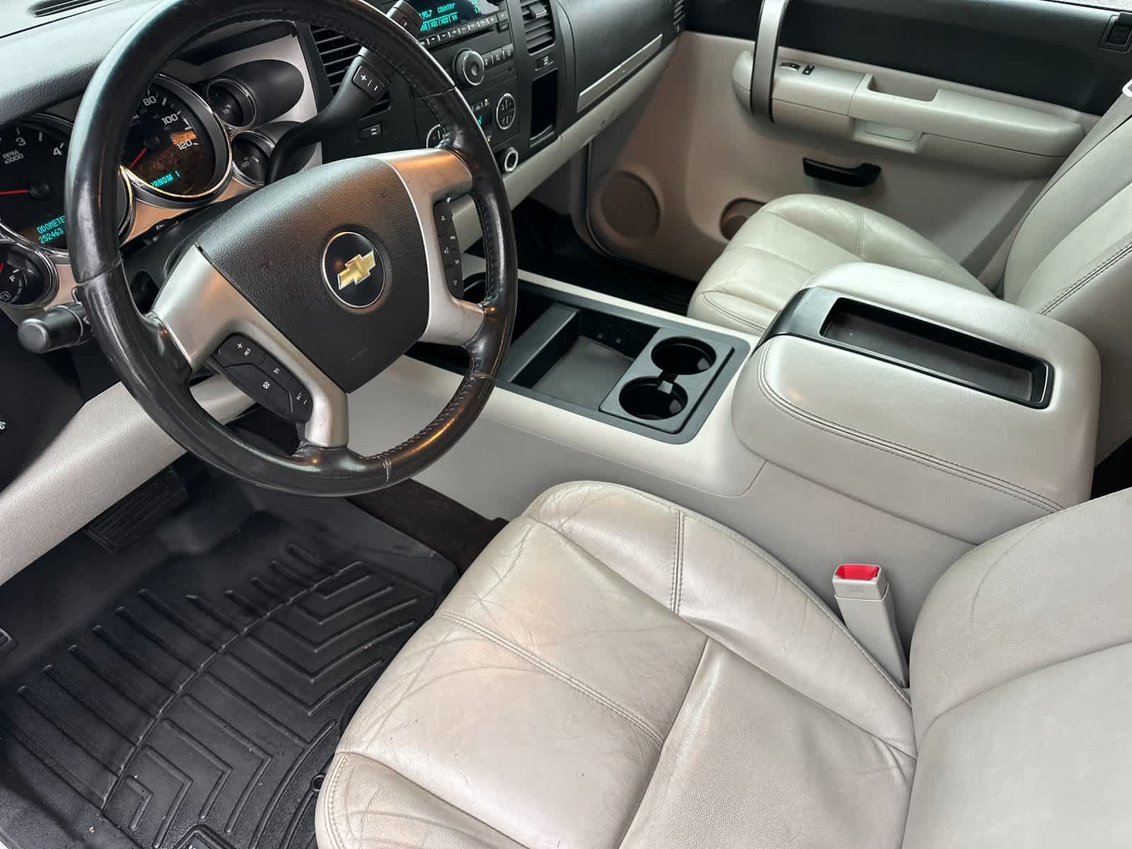 Used 2007 Chevrolet Silverado 2500 LT w/ Suspension Package, Off-Road AWD/4WD image 11