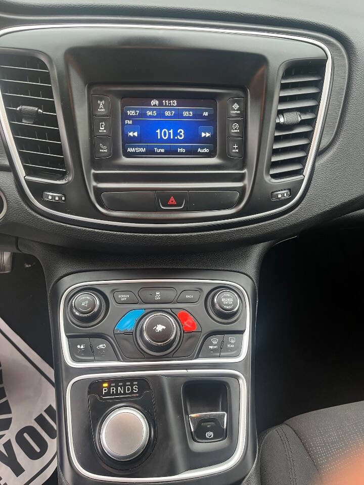 Used 2016 Chrysler 200 Limited w/ Convenience Group FWD image 16