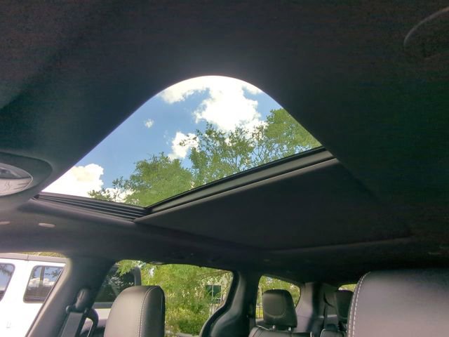 New 2027 Chrysler Pacifica Limited FWD image 24