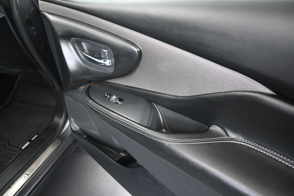 Used 2021 Nissan Murano SL w/ SL Moonroof Package FWD image 23