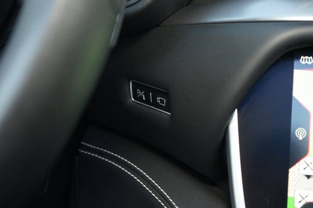 Used 2019 Ferrari Portofino image 25