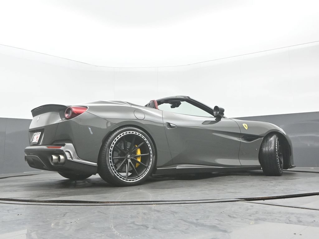 Used 2020 Ferrari Portofino RWD image 38