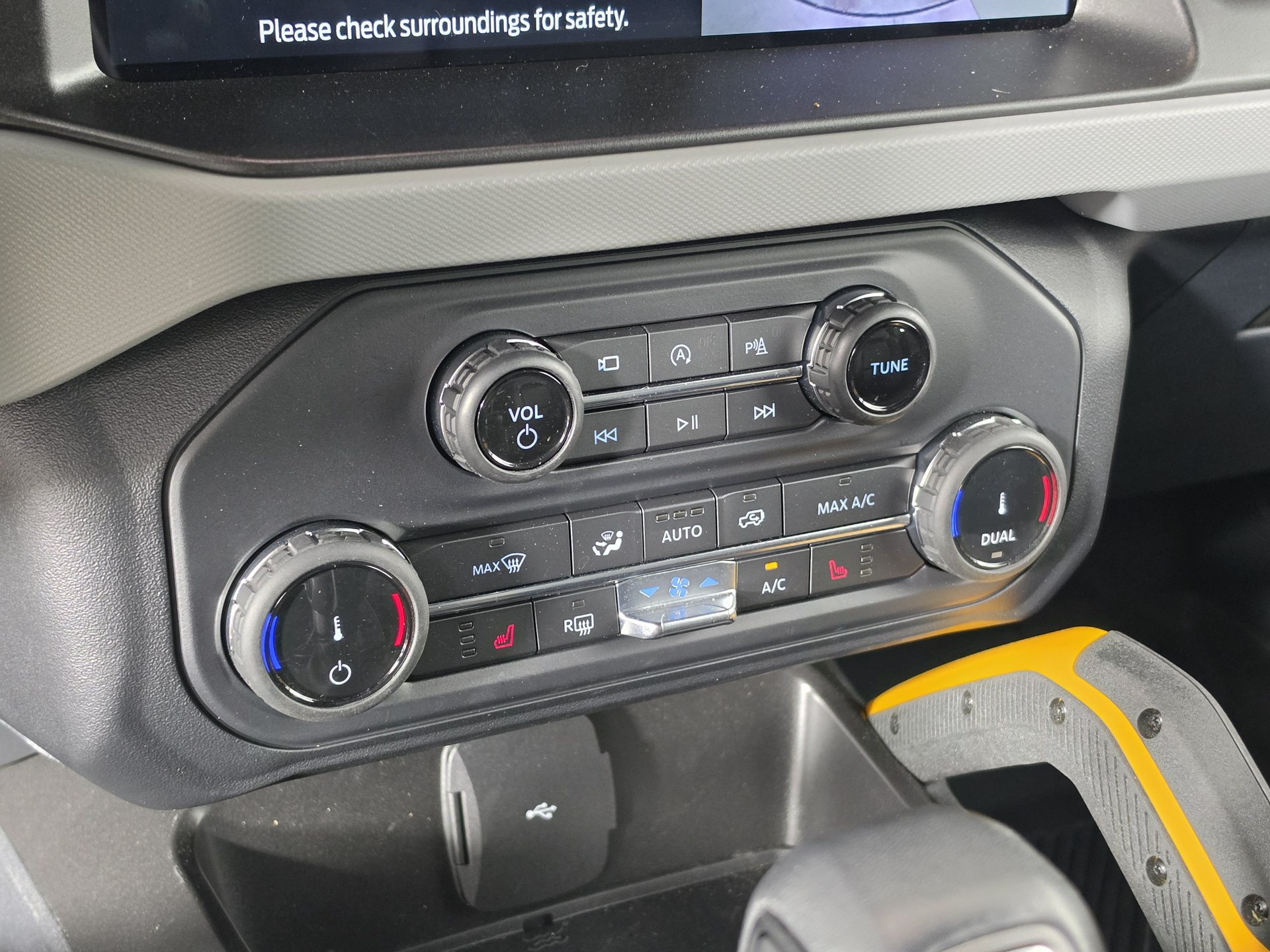 Used 2022 Ford Bronco Badlands w/ Sasquatch Package AWD/4WD image 14