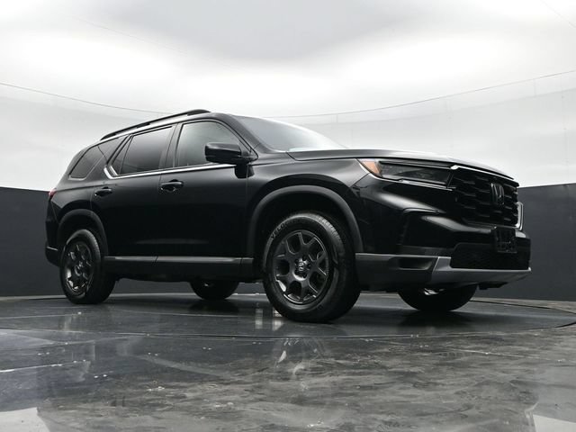 Used 2025 Honda Pilot TrailSport image 43
