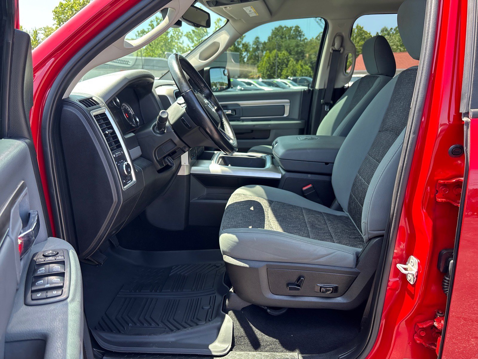 Used 2019 RAM 1500 Warlock AWD/4WD image 14