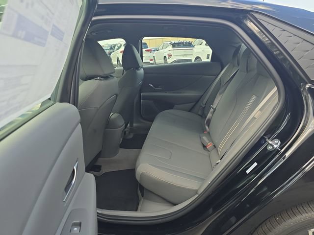 New 2025 Hyundai Elantra SEL image 21