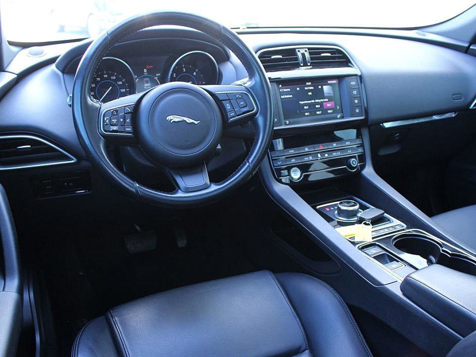 Used 2017 Jaguar F-PACE Premium AWD/4WD image 17