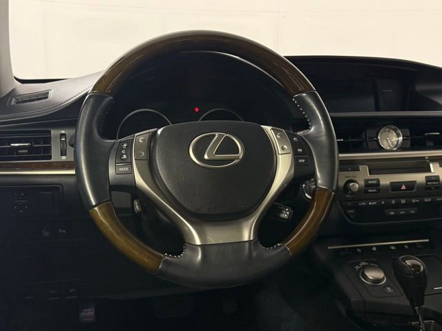 Used 2014 Lexus ES 350 w/ Luxury Package FWD image 24