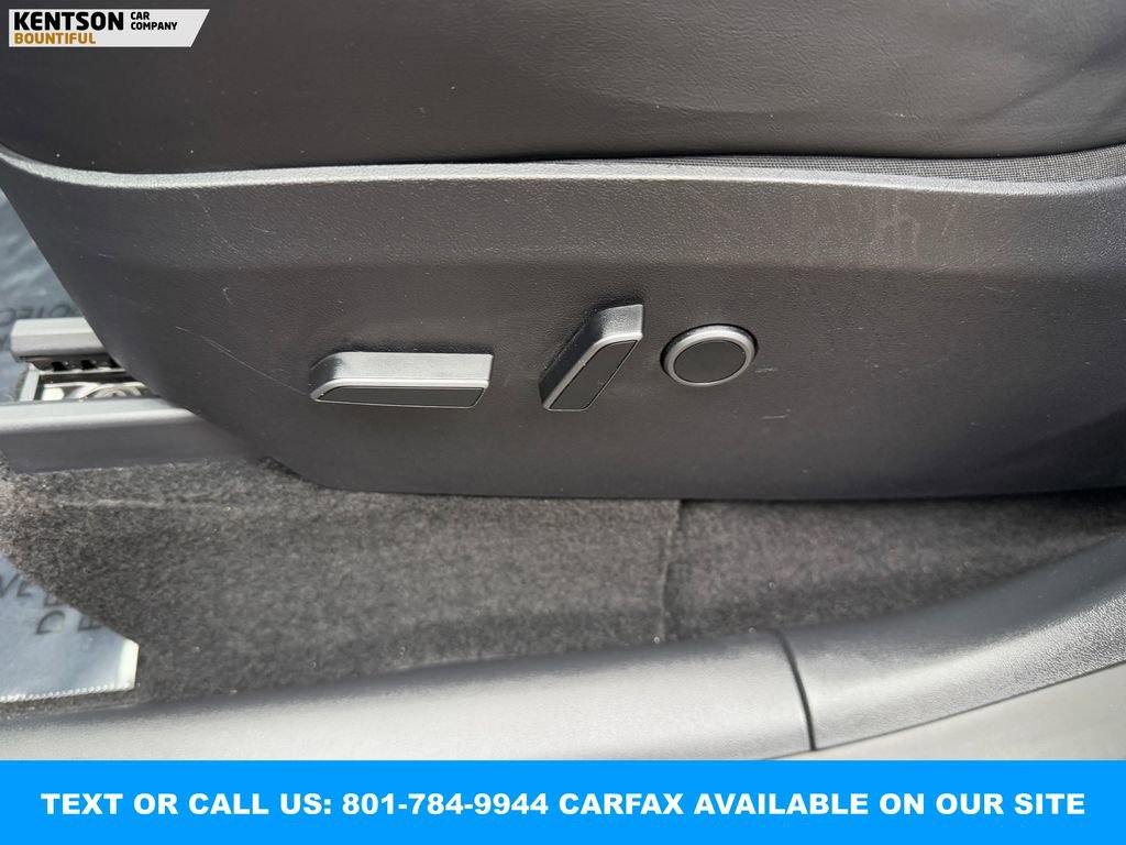 Used 2023 Tesla Model Y Long Range image 31