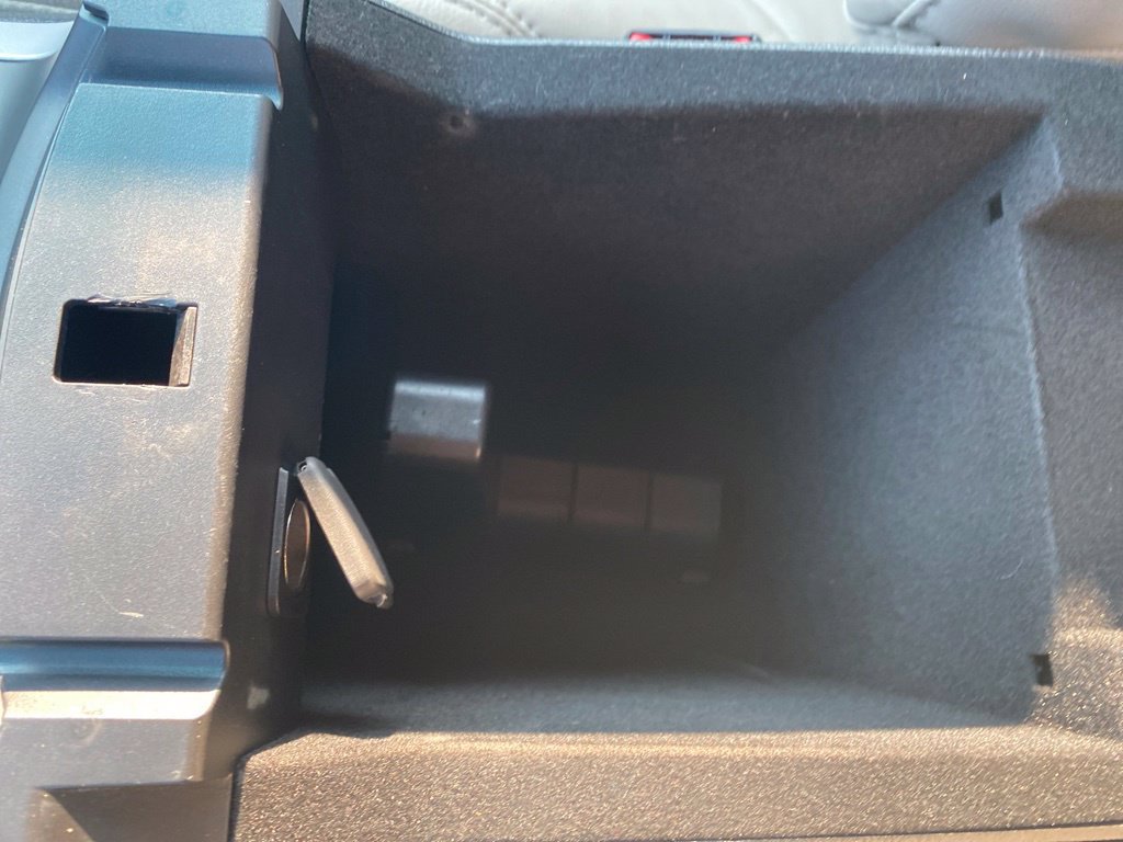 Used 2015 Ford Explorer XLT w/ Equipment Group 202A FWD image 26