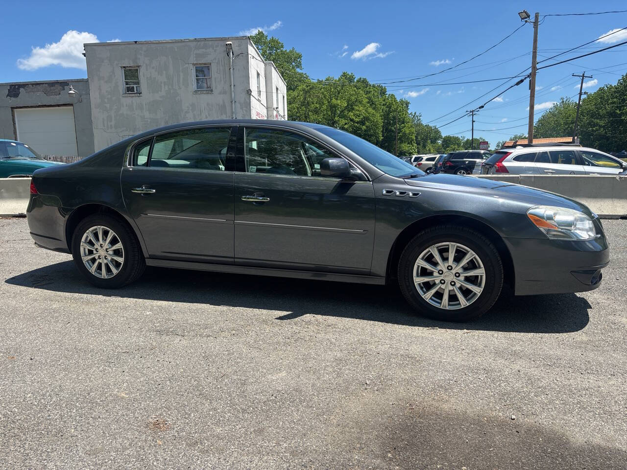Used 2011 Buick Lucerne CXL w/ Driver Confidence Package FWD image 9