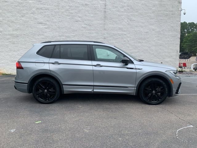 Used 2022 Volkswagen Tiguan SE R-Line image 11