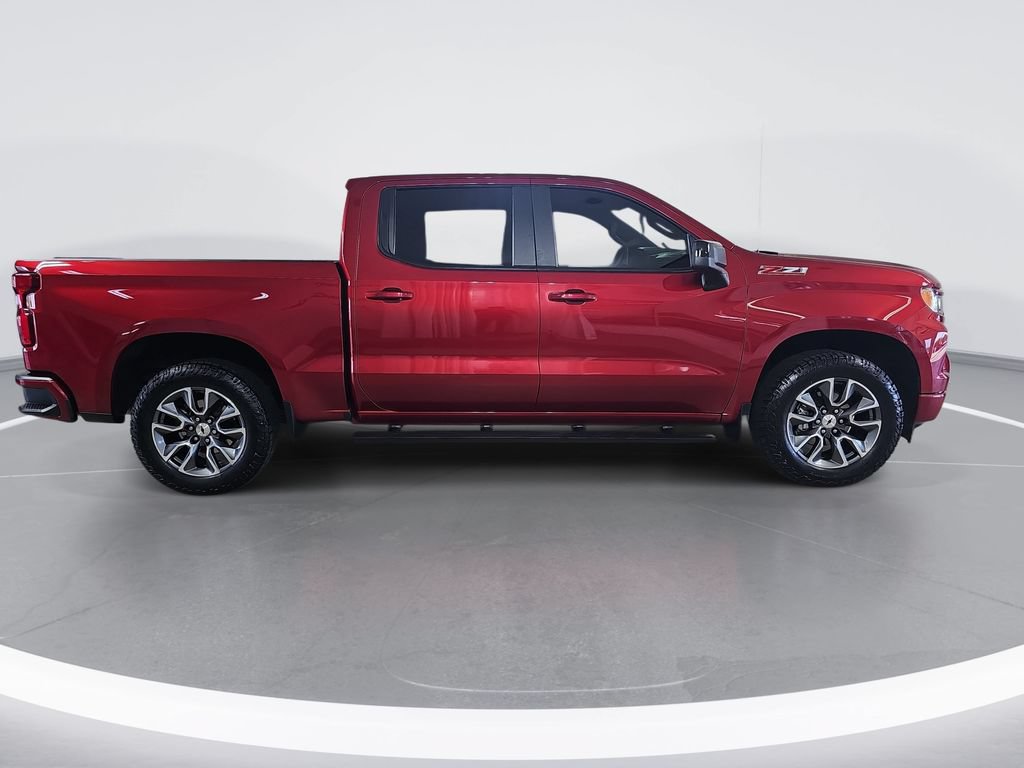 Used 2022 Chevrolet Silverado 1500 RST AWD/4WD image 2