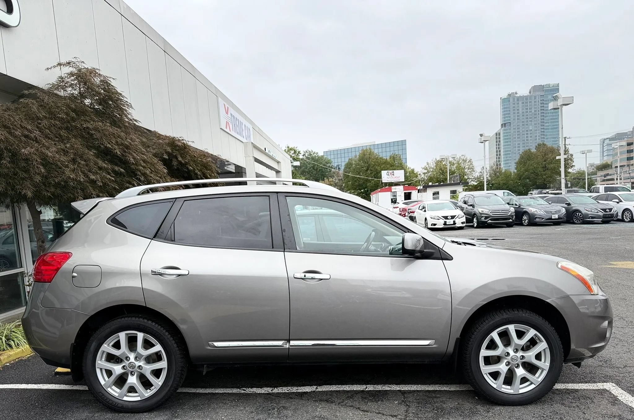 Used 2012 Nissan Rogue SL AWD/4WD image 8