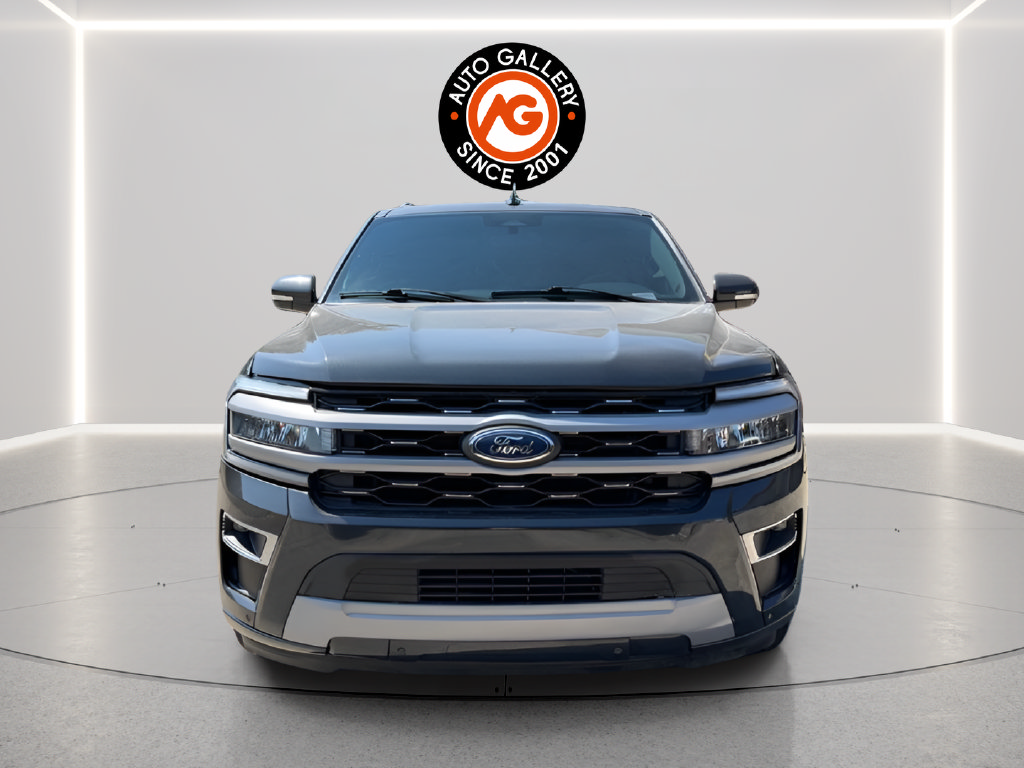 Used 2023 Ford Expedition Limited RWD image 2