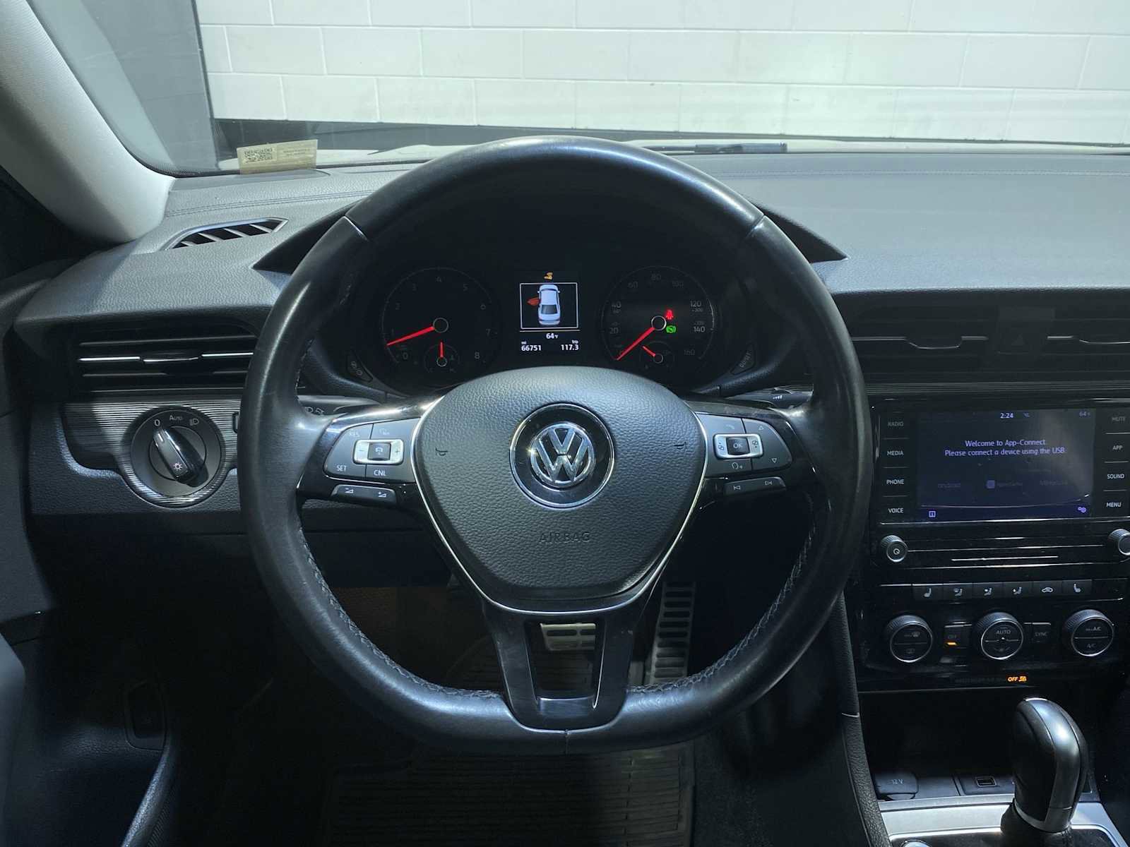 Used 2020 Volkswagen Passat 2.0T R-Line image 15