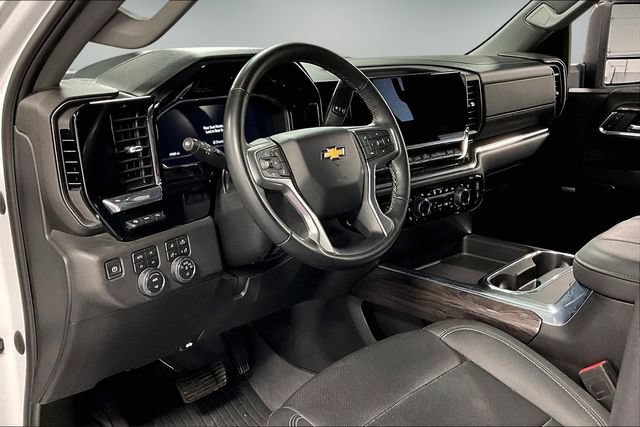 Used 2024 Chevrolet Silverado 2500 LTZ w/ LTZ Premium Package AWD/4WD image 17