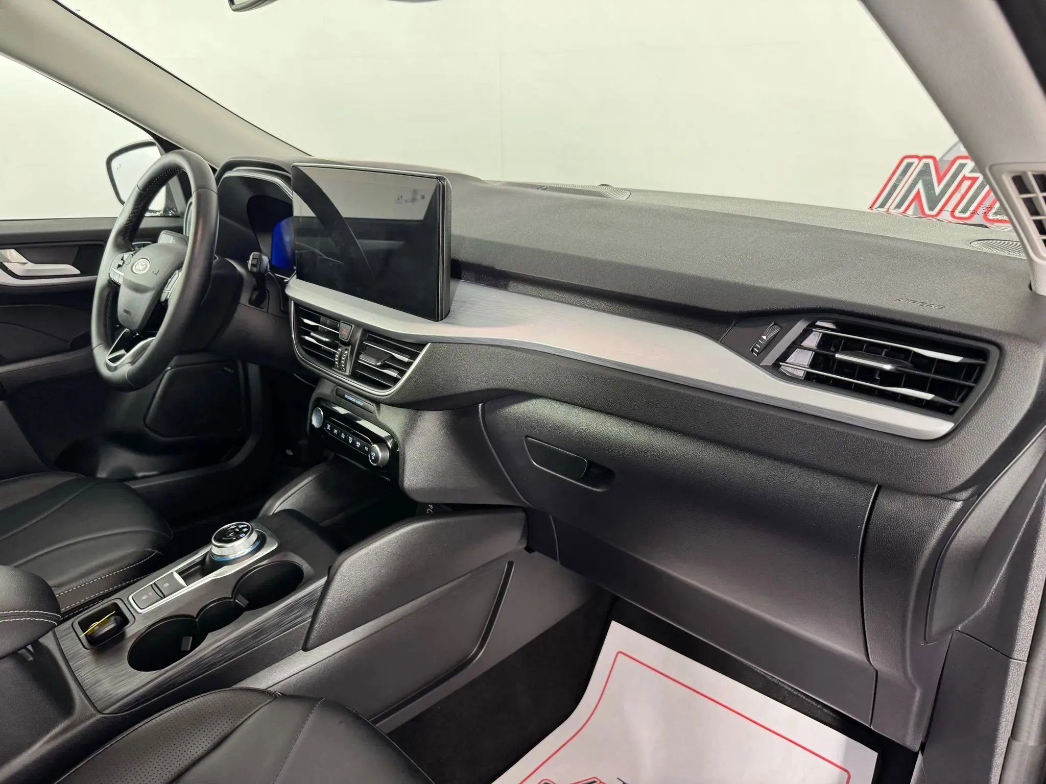 Used 2025 Ford Escape Platinum w/ Premium Technology Package AWD/4WD image 12