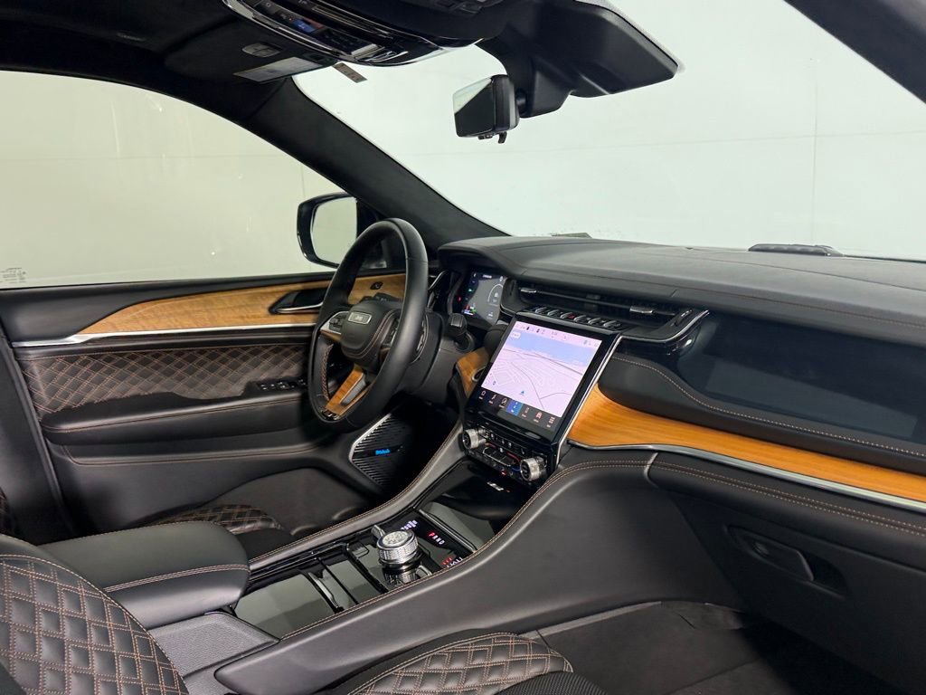 Certified 2022 Jeep Grand Cherokee Summit AWD/4WD image 31
