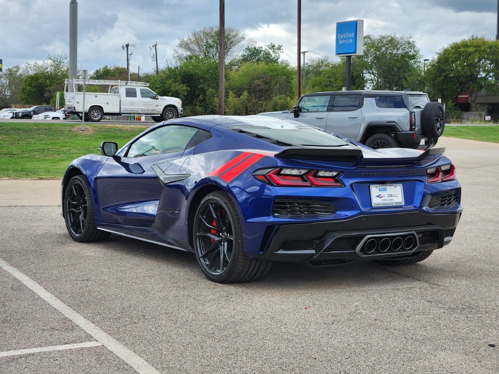 New 2027 Chevrolet Corvette Grand Sport w/ Stealth Interior Trim Package RWD image 3