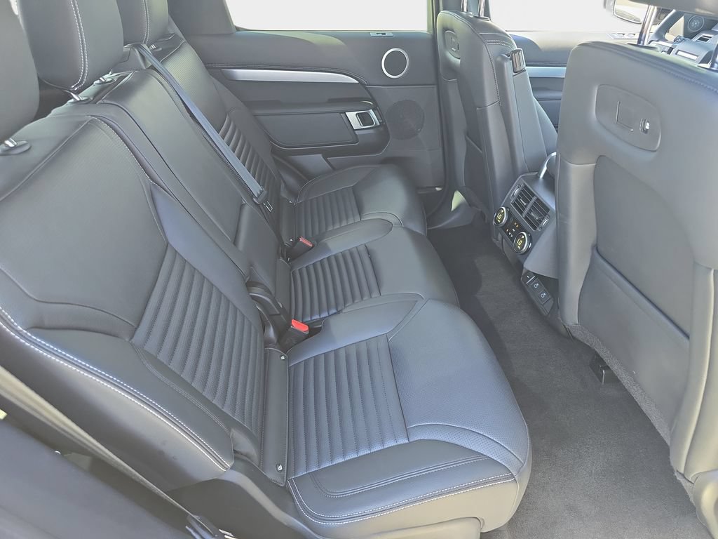 Certified 2025 Land Rover Discovery Dynamic SE AWD/4WD image 11