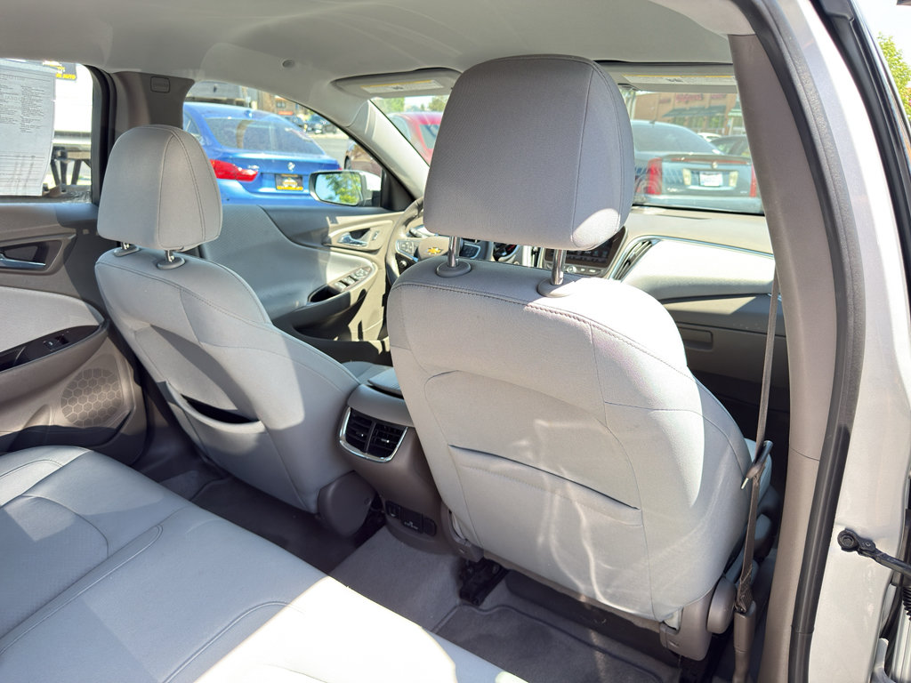 Used 2018 Chevrolet Malibu LT FWD image 17