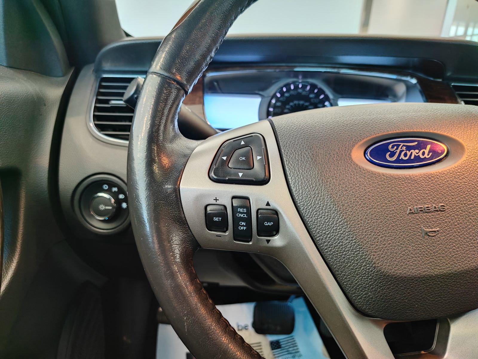 Used 2014 Ford Taurus Limited w/ Equipment Group 301A image 21