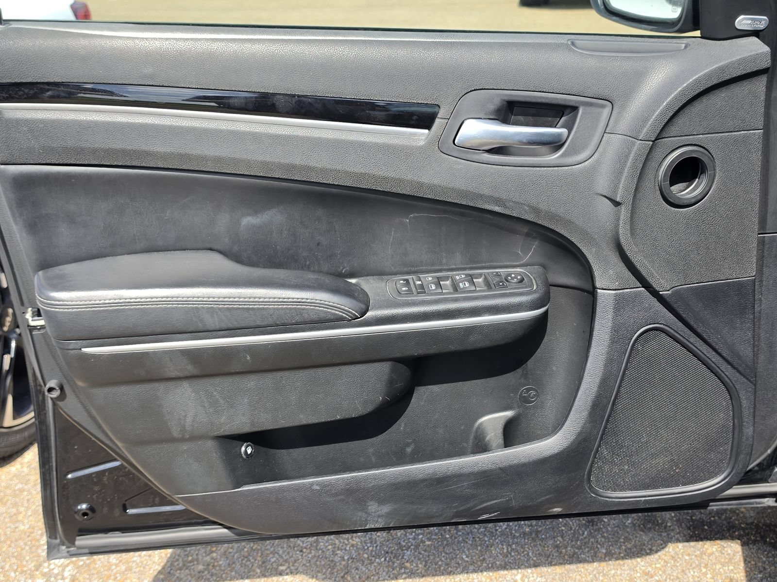 Used 2023 Chrysler 300 S RWD image 8