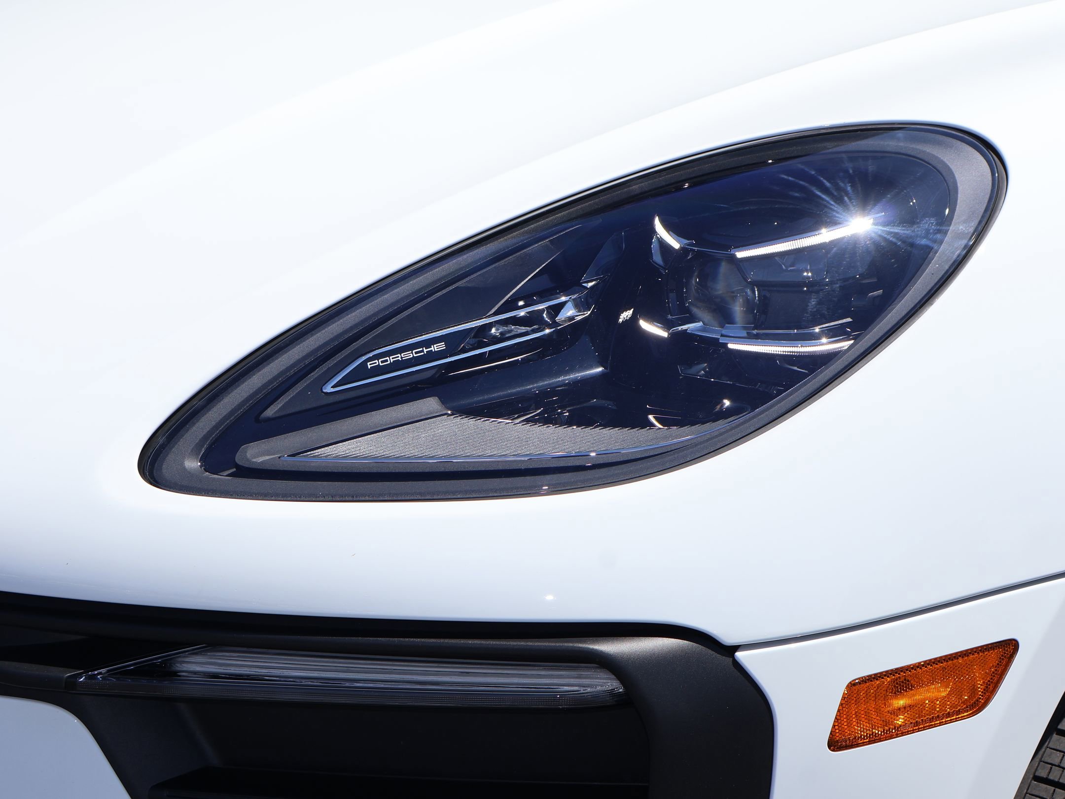 Certified 2026 Porsche Macan AWD/4WD image 12