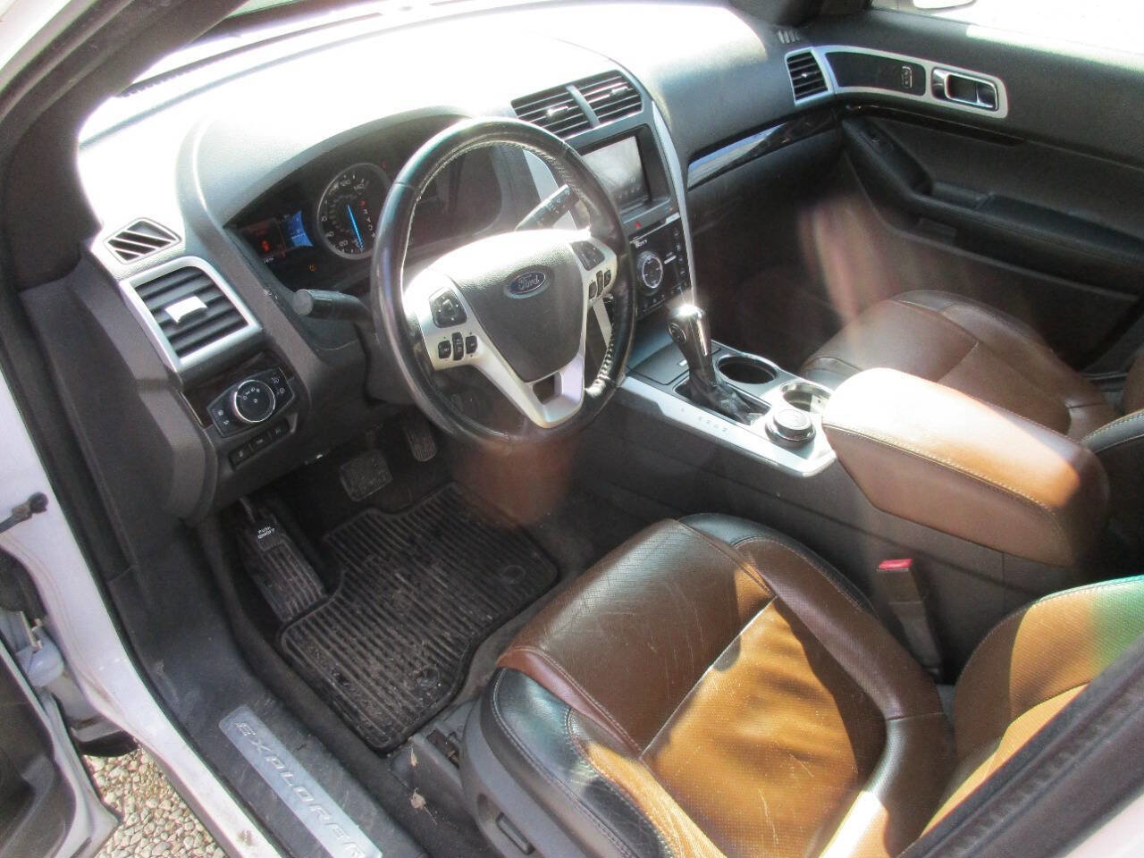 Used 2011 Ford Explorer Limited w/ 302A Rapid Spec Order Code image 5