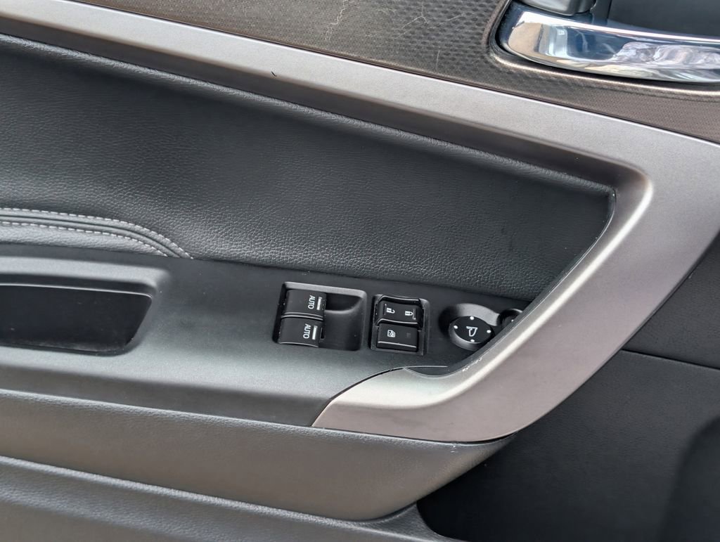 Used 2017 Honda Accord EX-L image 12