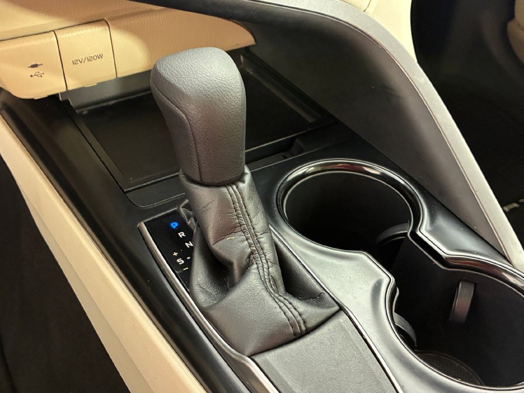 Used 2018 Toyota Camry LE FWD image 22
