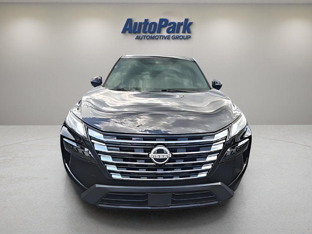 Used 2025 Nissan Rogue SV AWD/4WD image 2