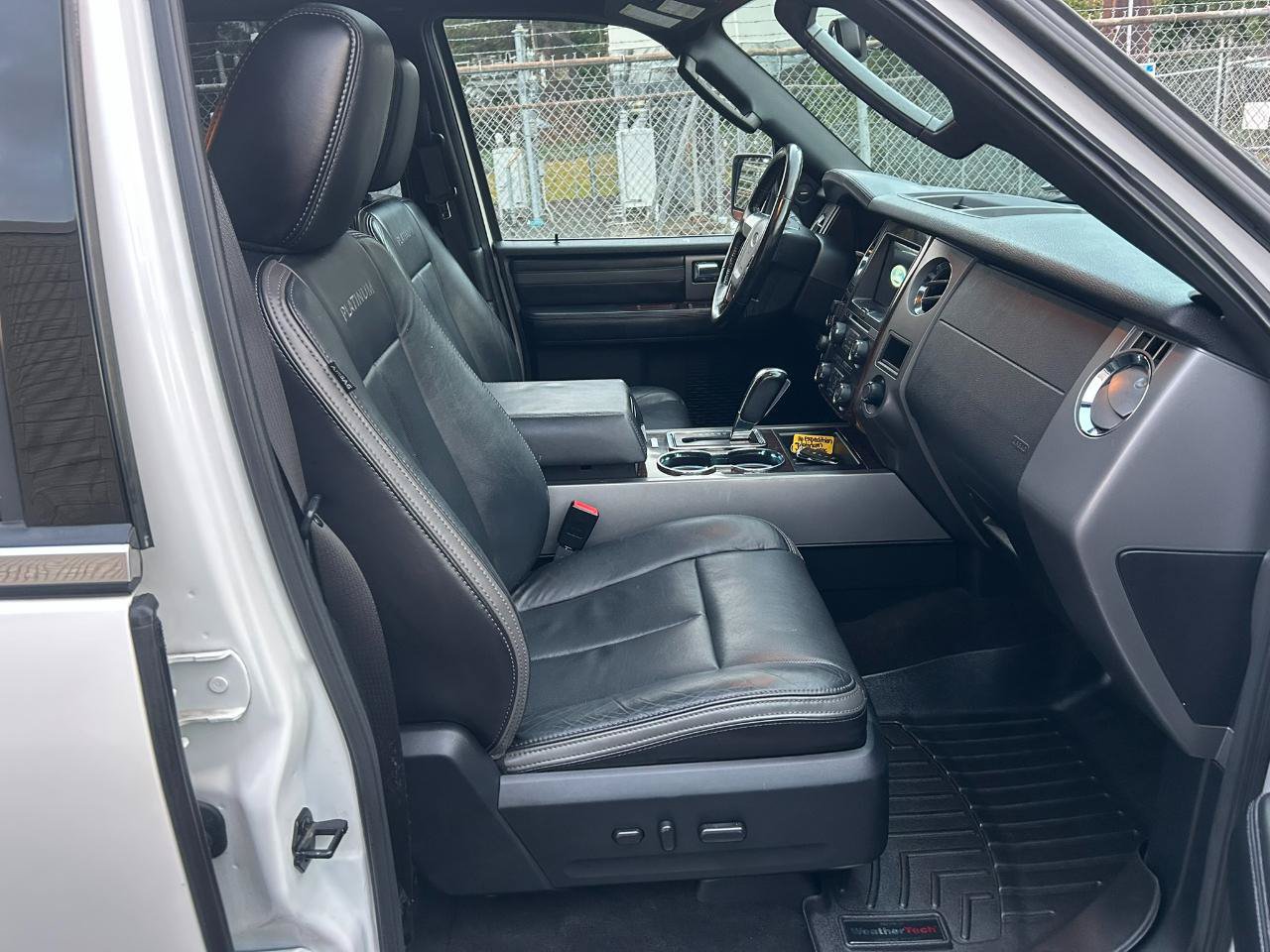 Used 2016 Ford Expedition Platinum AWD/4WD image 19