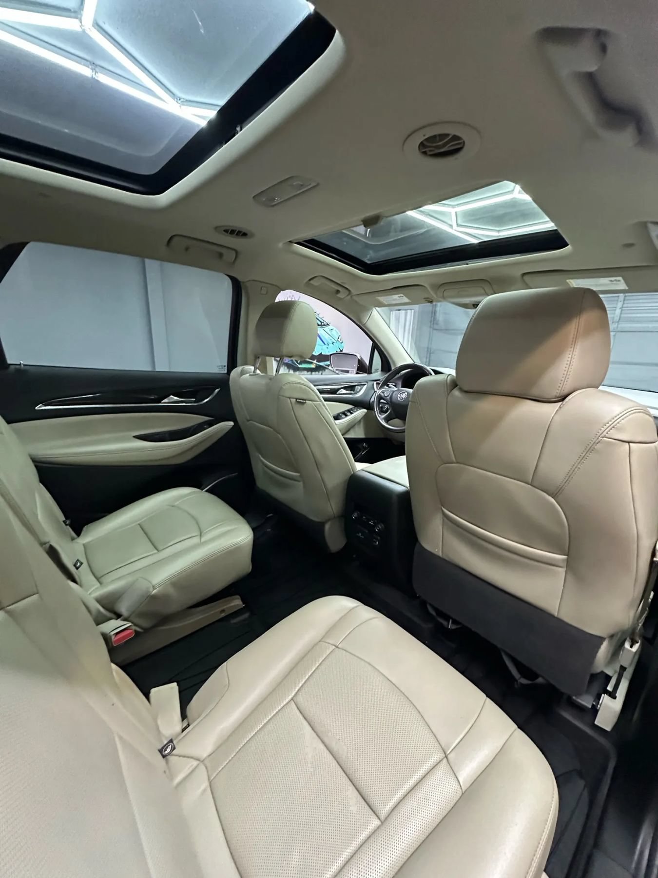 Used 2018 Buick Enclave Essence FWD image 29
