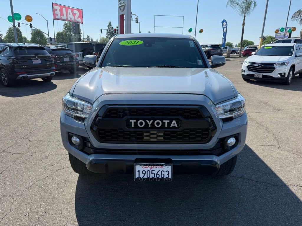 Used 2021 Toyota Tacoma TRD Off-Road w/ Technology Package AWD/4WD image 2