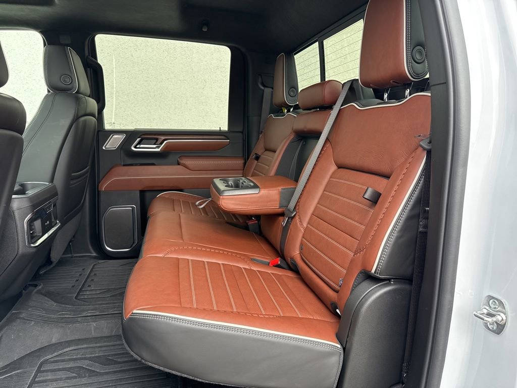 Used 2025 GMC Sierra 3500 Denali Ultimate image 28