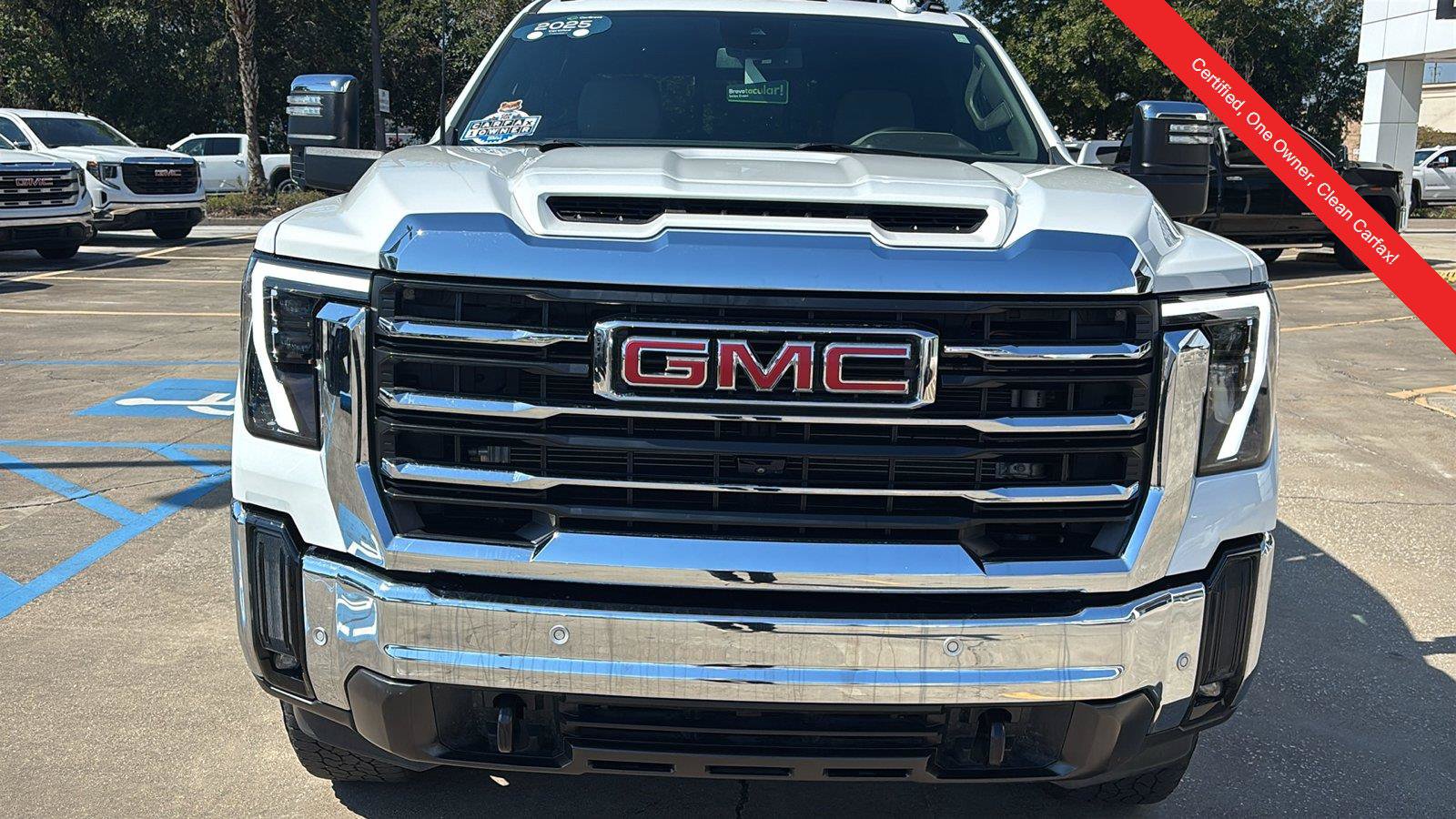 Certified 2025 GMC Sierra 2500 SLT w/ SLT Premium Package AWD/4WD image 2