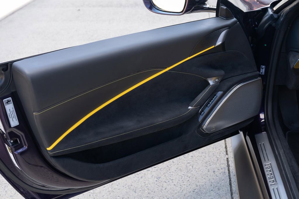 Used 2024 Ferrari Roma Spider image 27