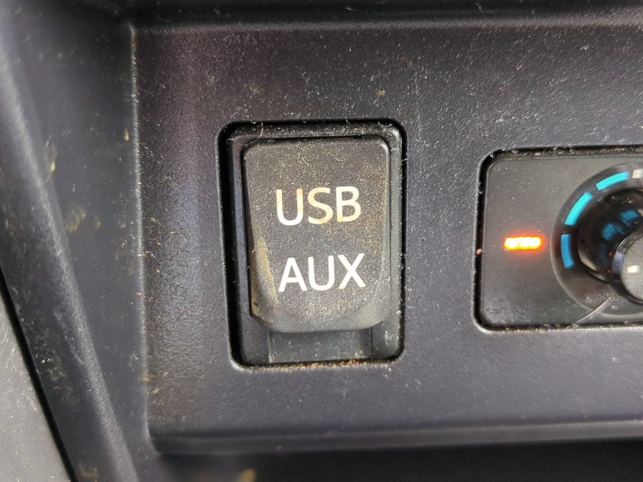 Used 2016 Toyota 4Runner Limited w/ Four Season Floor Mat Package AWD/4WD image 22