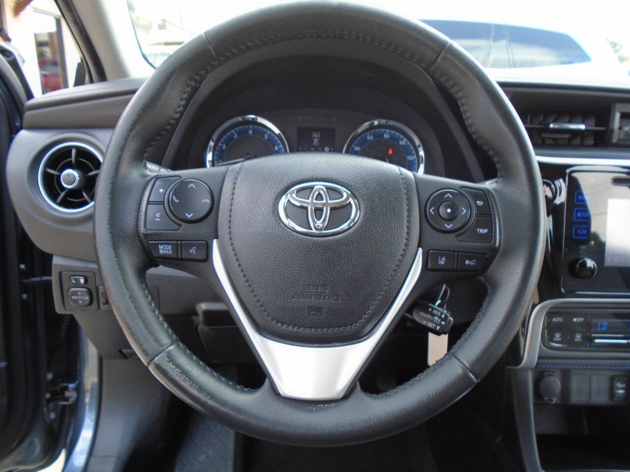Used 2019 Toyota Corolla SE FWD image 15