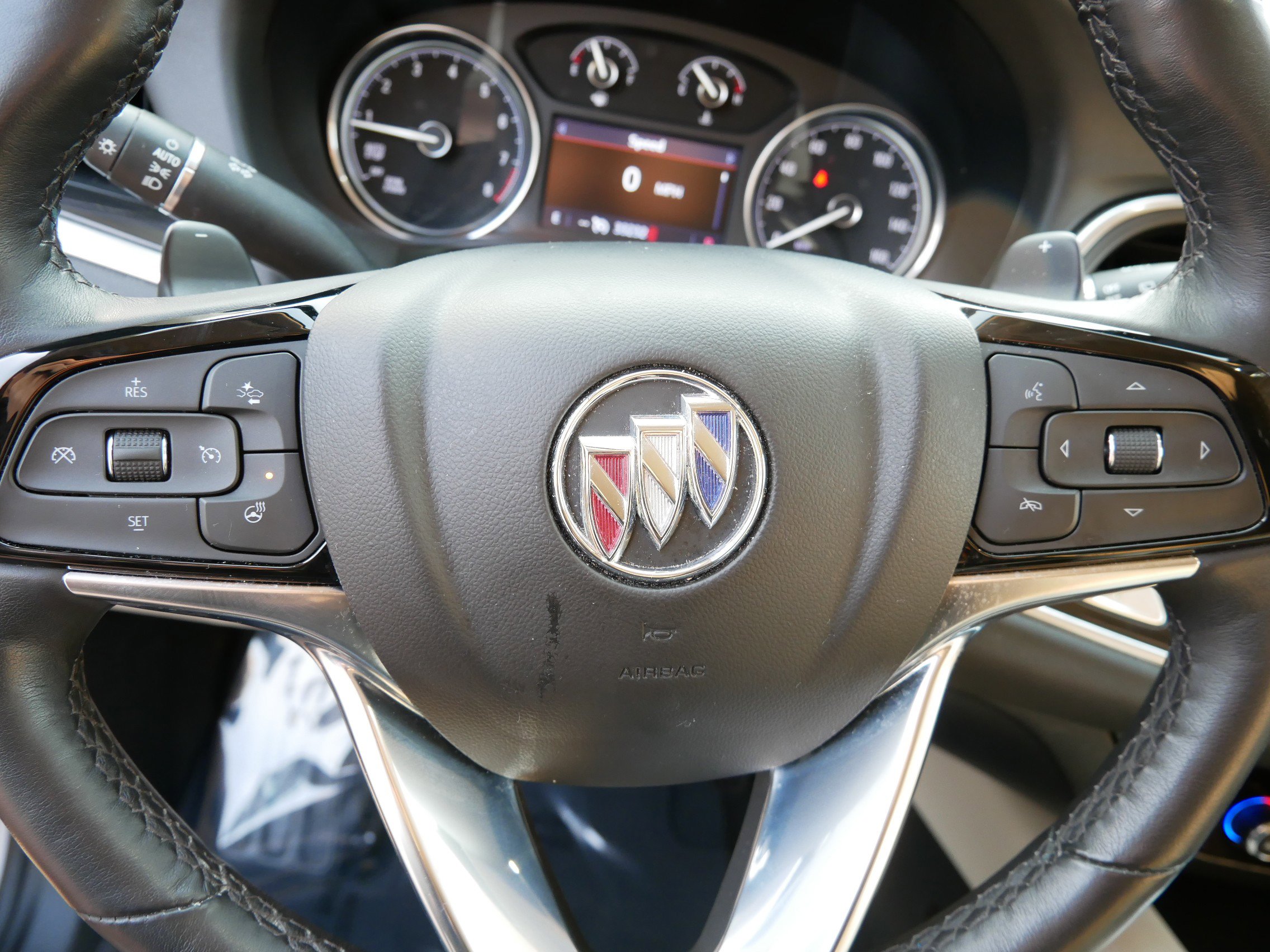 Used 2022 Buick Enclave Essence image 17