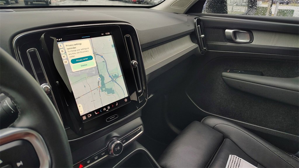 Certified 2025 Volvo XC40 B5 Plus image 22