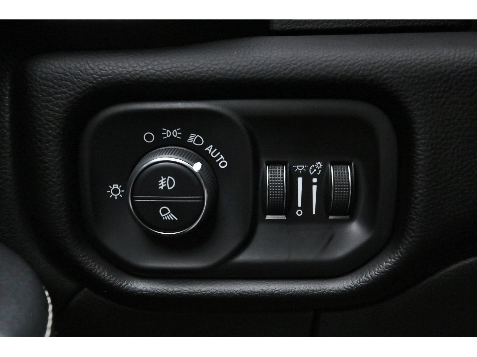 Used 2025 RAM 3500 Laramie AWD/4WD image 20