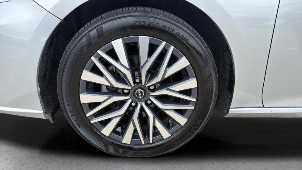 Certified 2024 Nissan Altima 2.5 SV FWD image 27