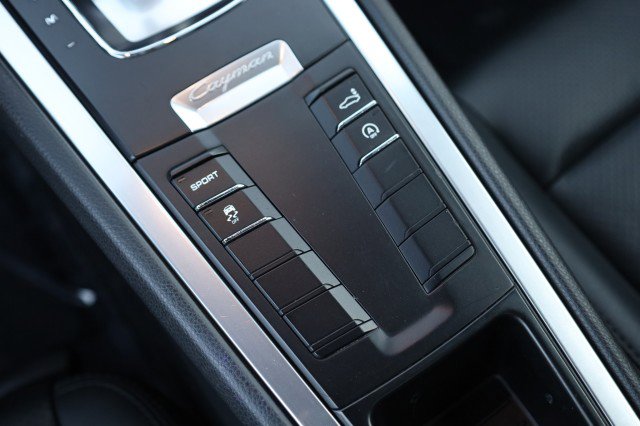 Used 2016 Porsche Cayman image 34