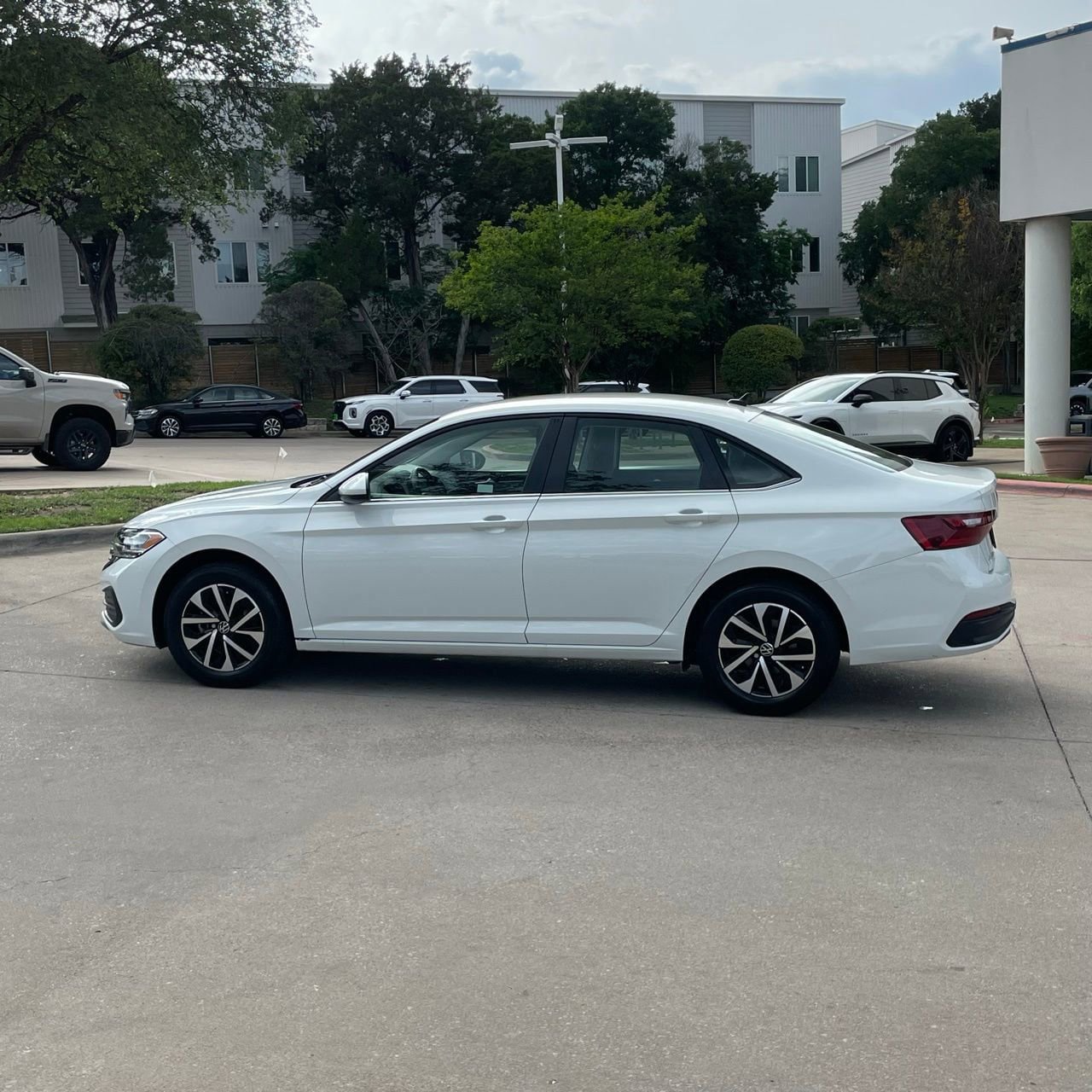 Used 2024 Volkswagen Jetta S FWD image 3